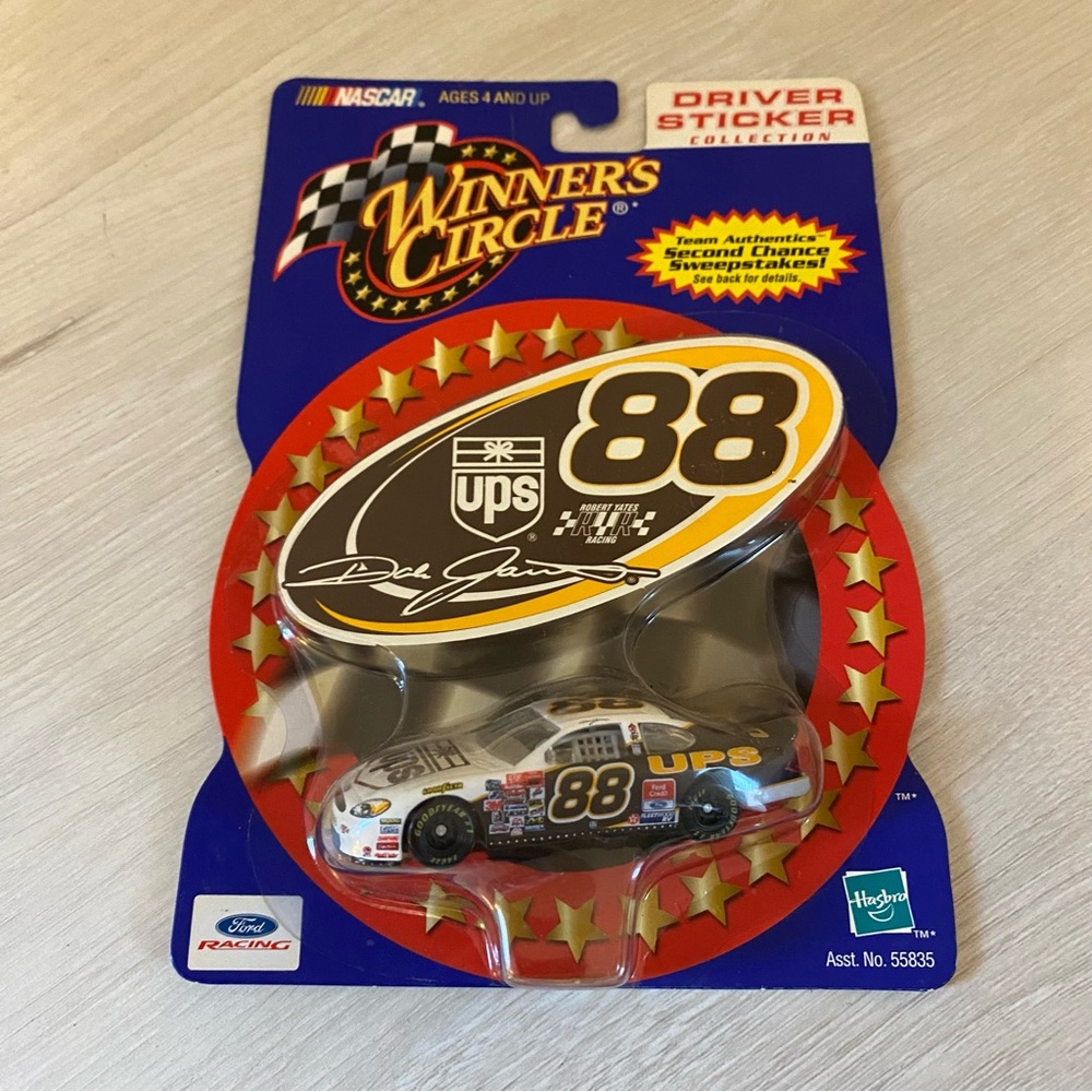 Dale Jarrett #88 UPS 1:64 Diecast 2001 Winner's Circle Sticker NASCAR Ford NIP